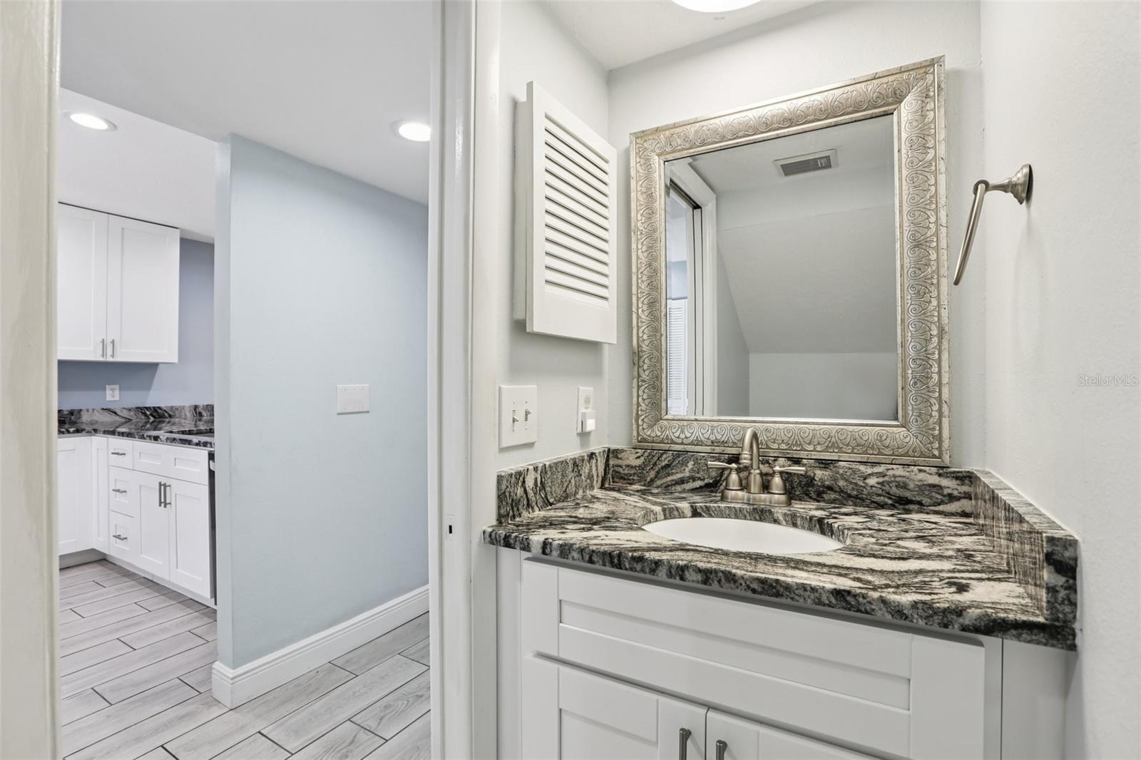 Image 6 of 34 For 6935 Lake Place Court 6935