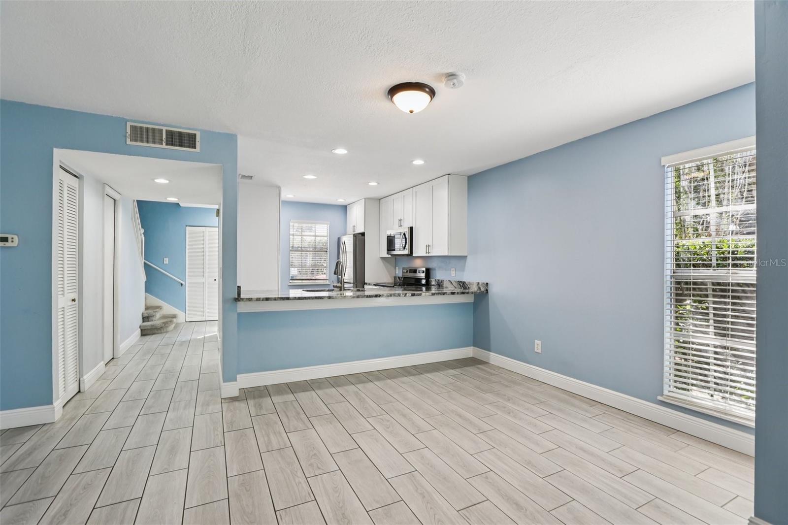 Image 7 of 34 For 6935 Lake Place Court 6935