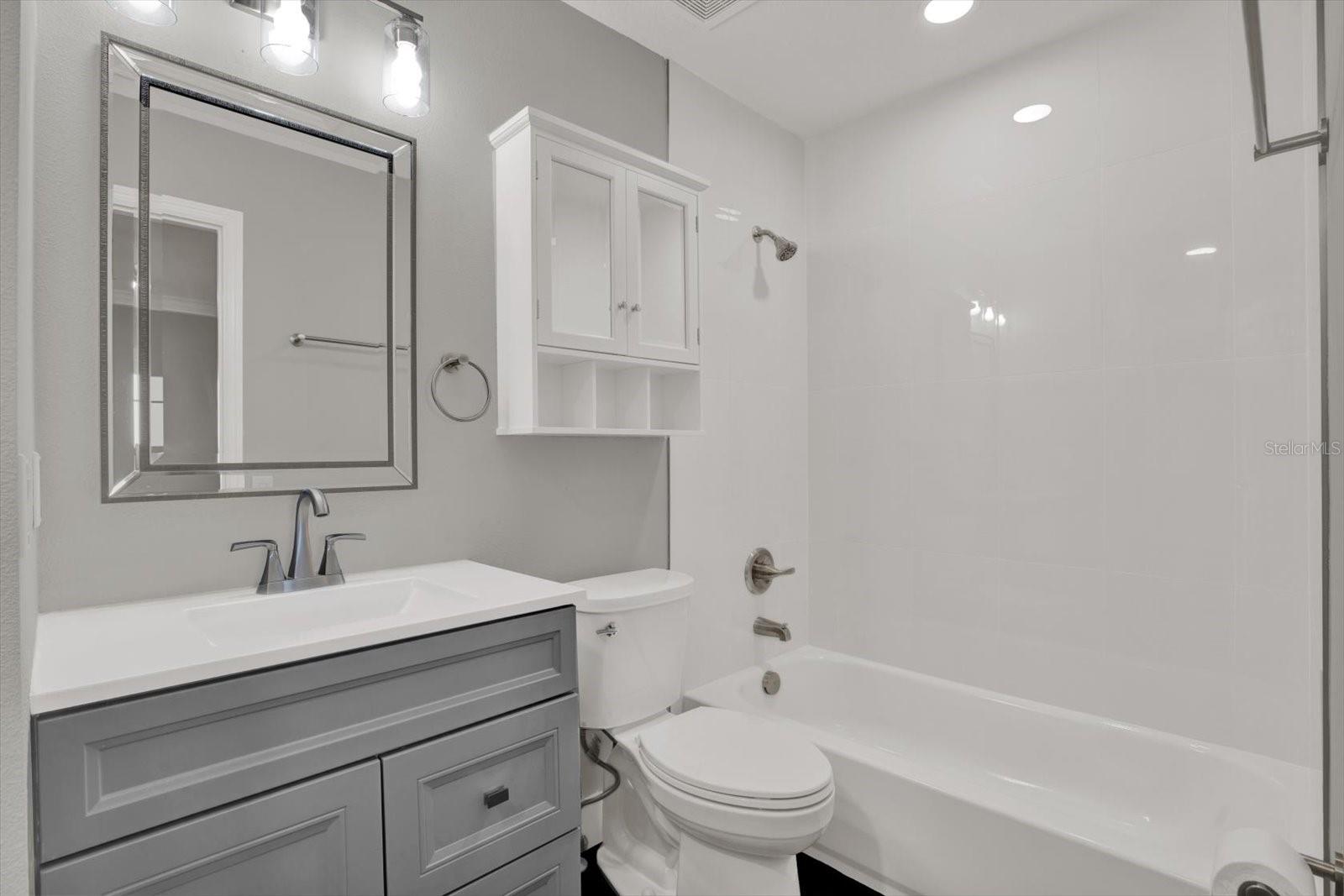 Image 15 of 18 For 622 Yardarm Drive 11