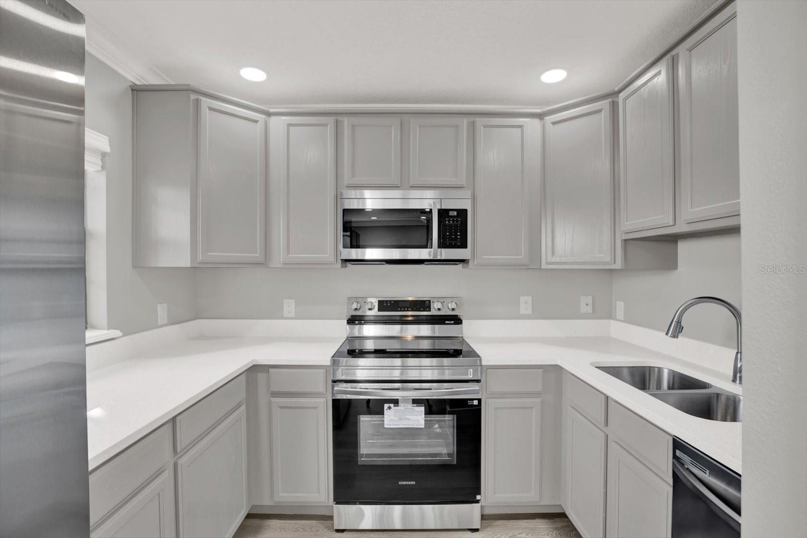 Image 5 of 18 For 622 Yardarm Drive 11