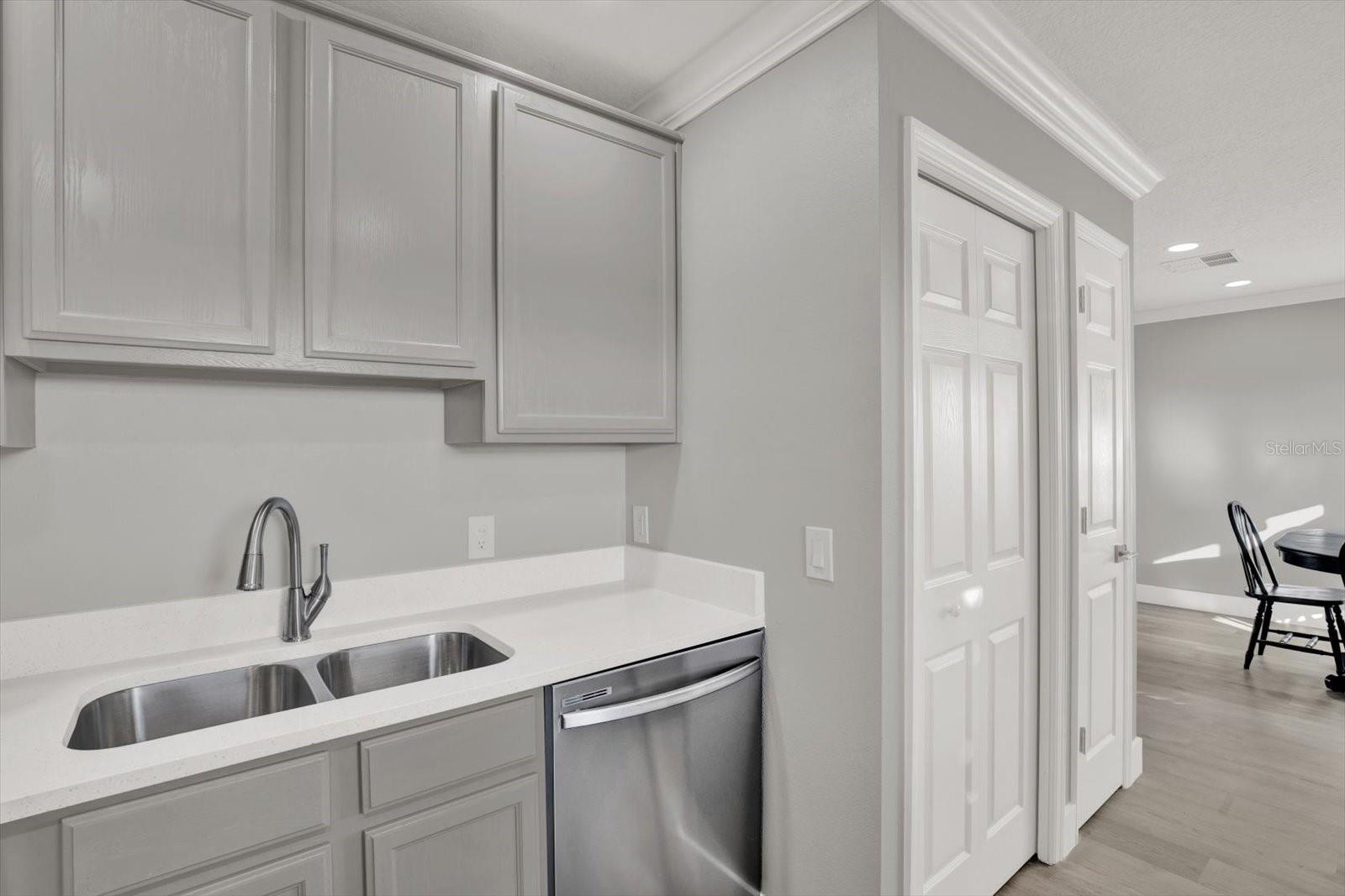 Image 6 of 18 For 622 Yardarm Drive 11