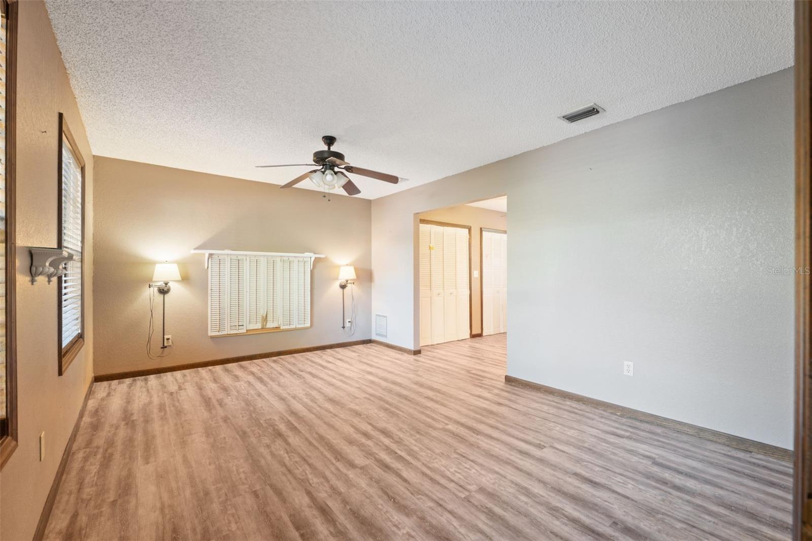 Image 14 of 38 For 811 Moonlight Lane Lane