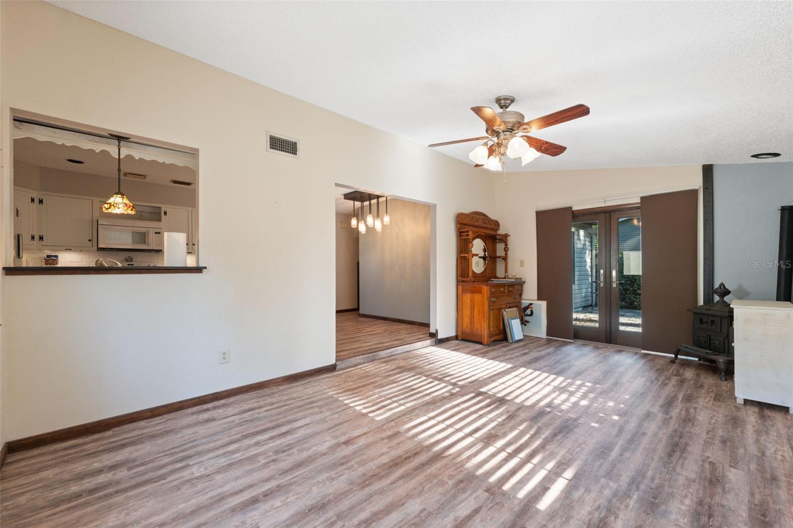 Image 21 of 38 For 811 Moonlight Lane Lane