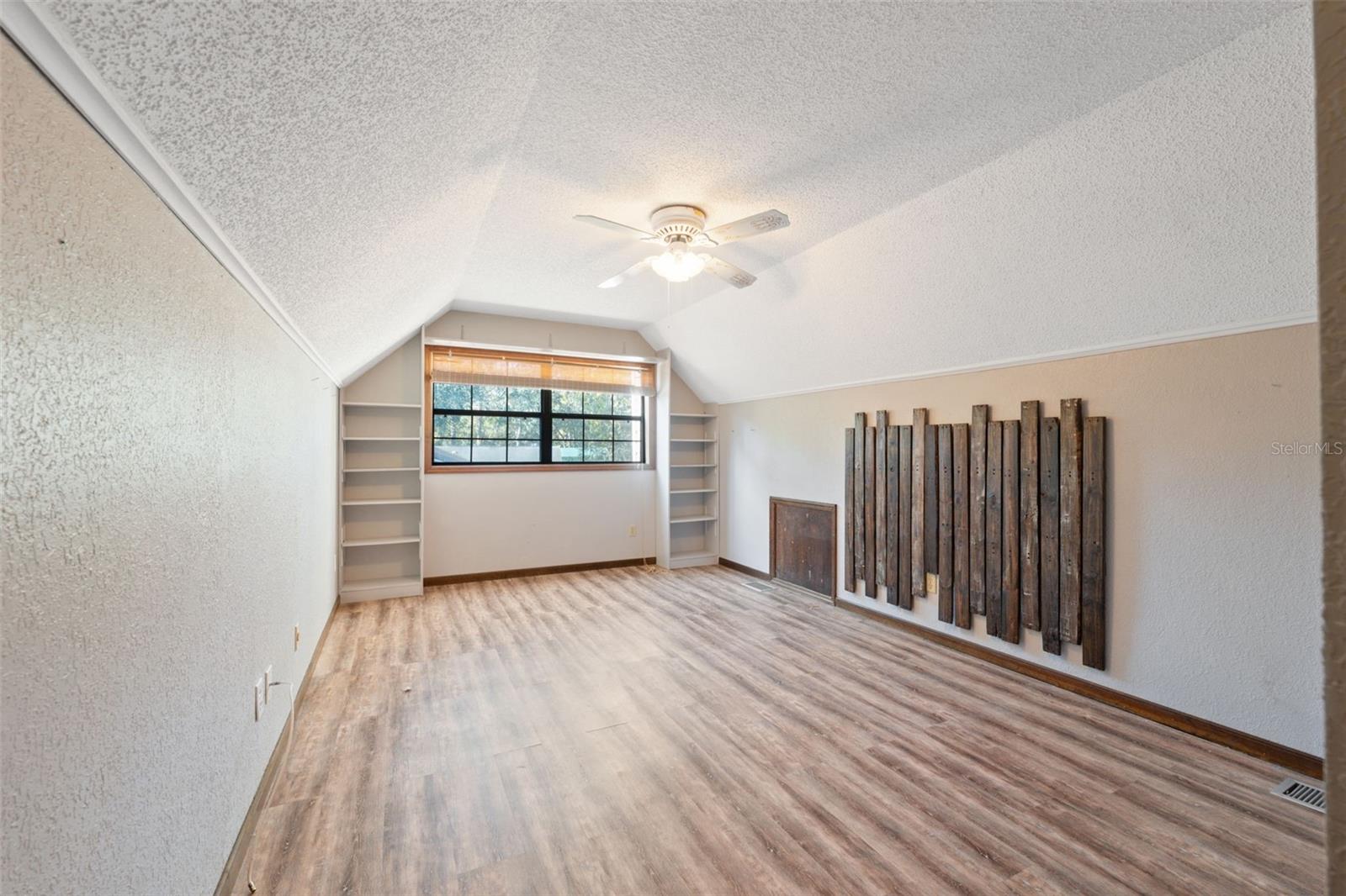 Image 27 of 38 For 811 Moonlight Lane Lane