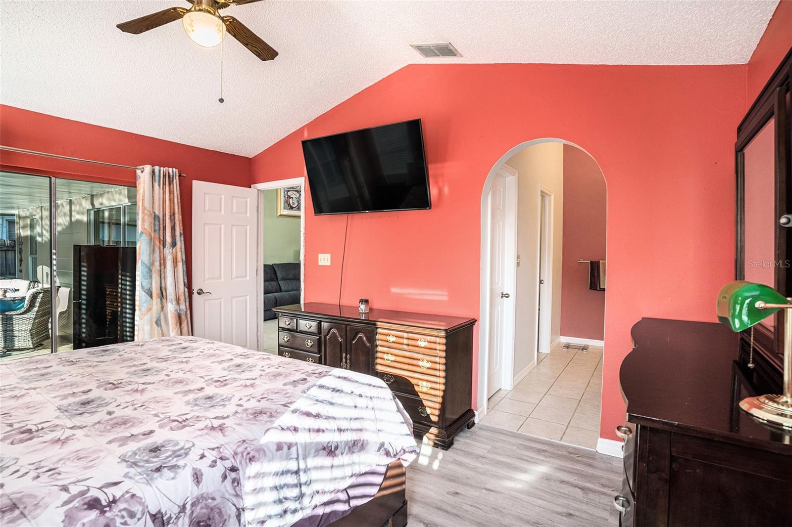 Image 14 of 30 For 2070 Sarah Louise Drive