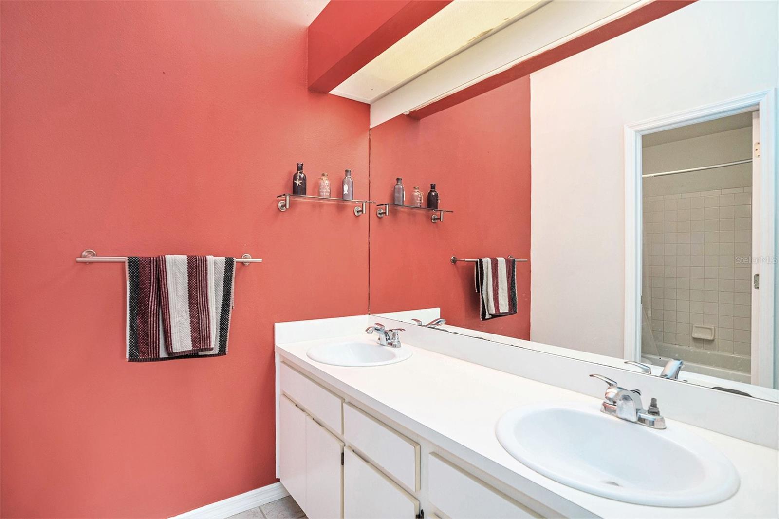 Image 15 of 30 For 2070 Sarah Louise Drive