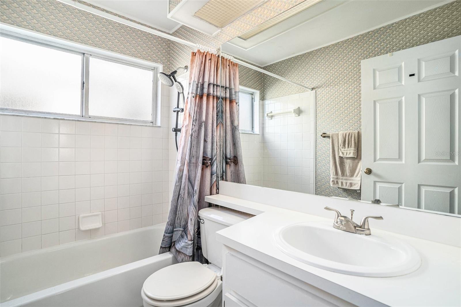 Image 18 of 30 For 2070 Sarah Louise Drive