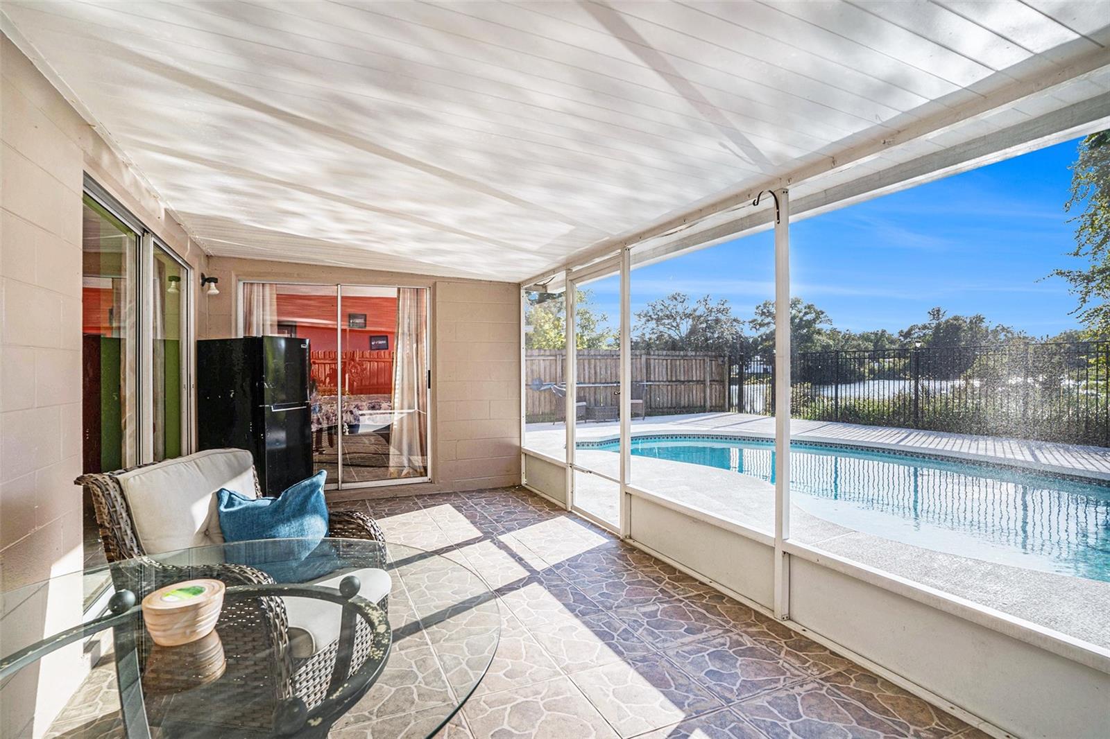 Image 23 of 30 For 2070 Sarah Louise Drive