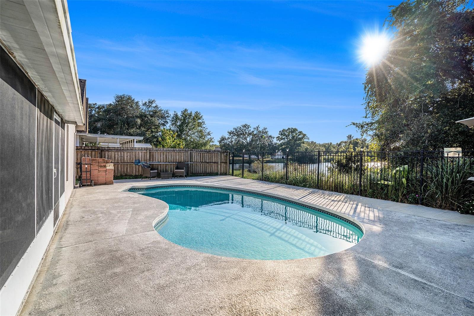 Image 27 of 30 For 2070 Sarah Louise Drive