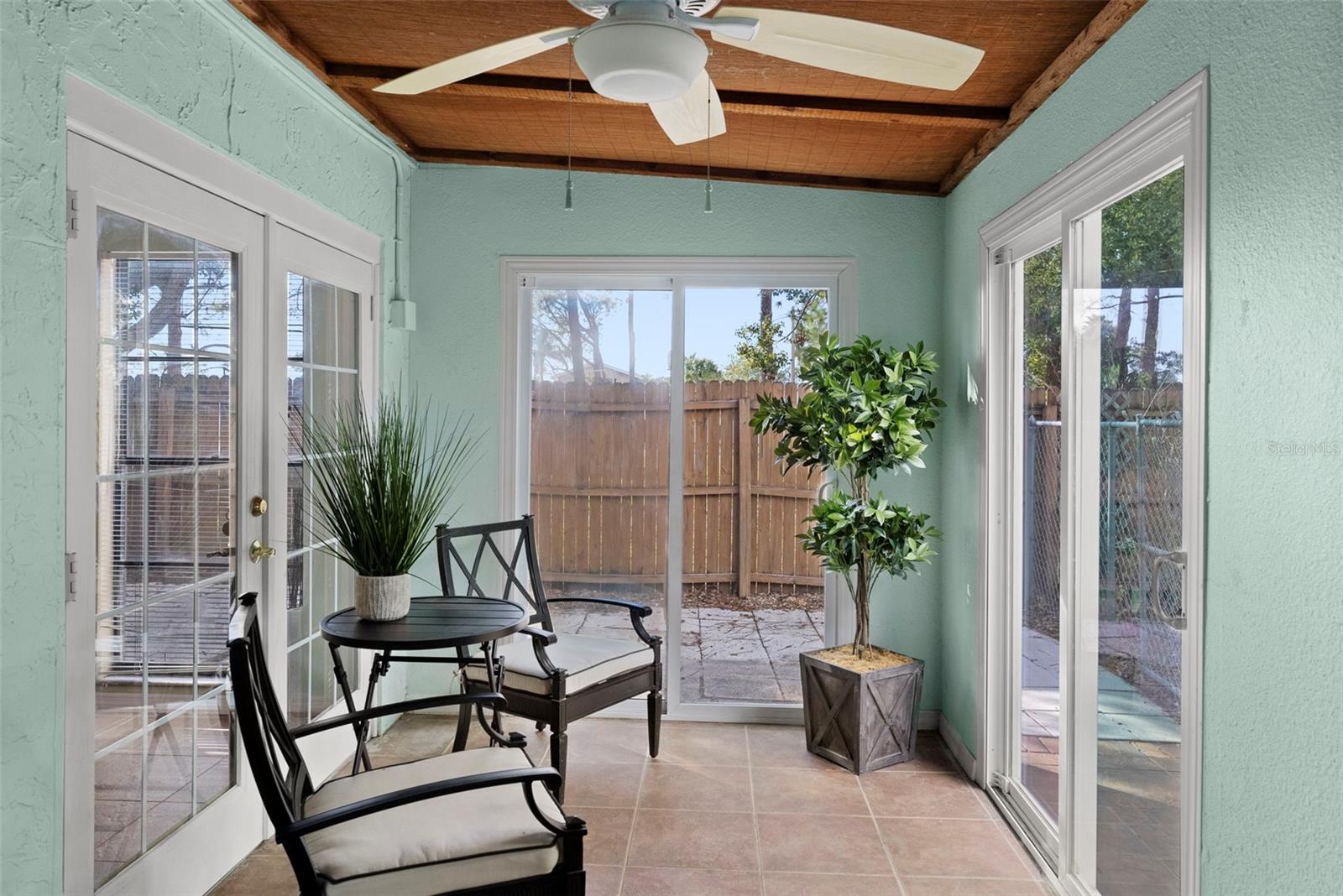 Image 10 of 59 For 10703 Meadowglen Lane