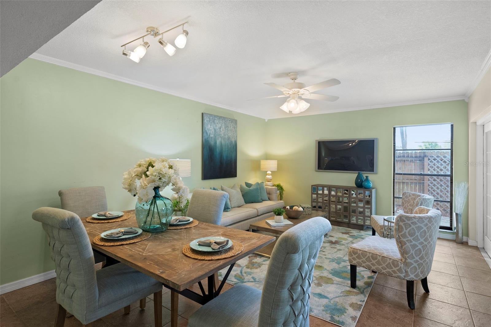 Image 16 of 59 For 10703 Meadowglen Lane