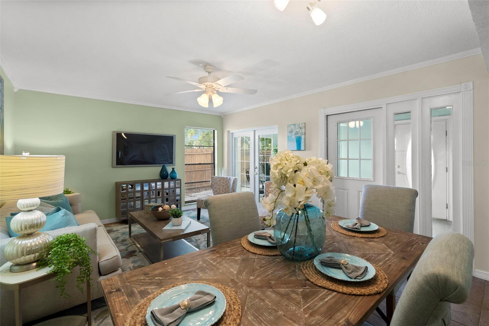 Image 17 of 59 For 10703 Meadowglen Lane