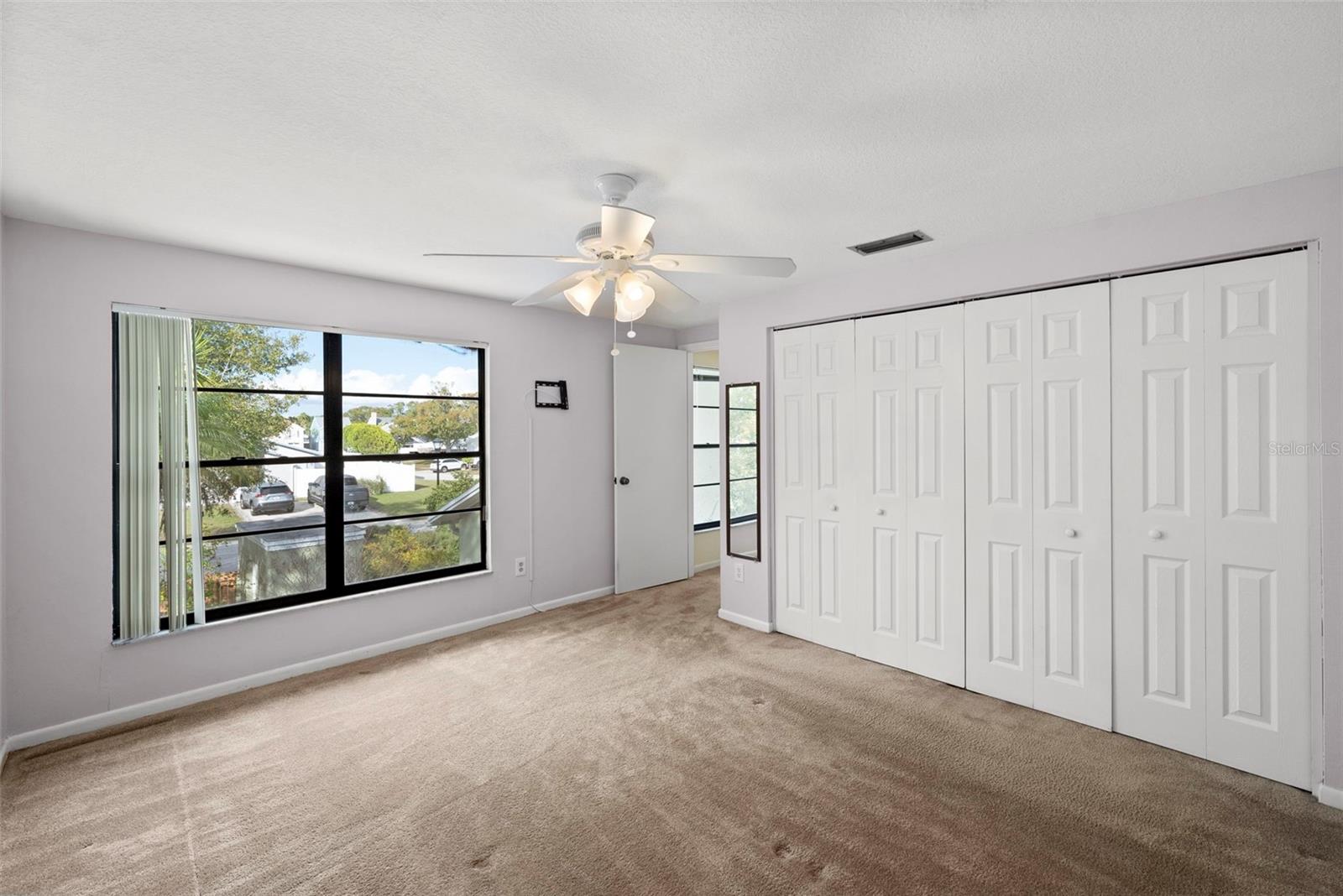 Image 33 of 59 For 10703 Meadowglen Lane