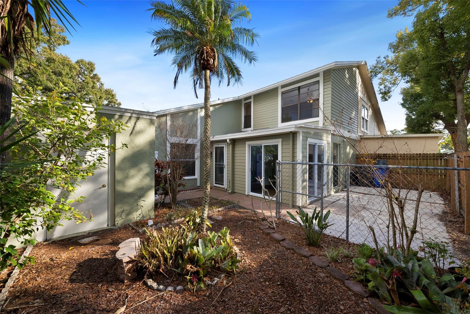 Image 39 of 59 For 10703 Meadowglen Lane