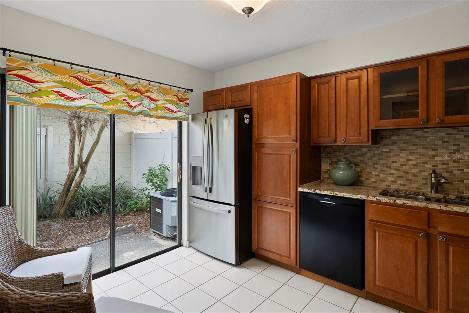 Image 4 of 59 For 10703 Meadowglen Lane