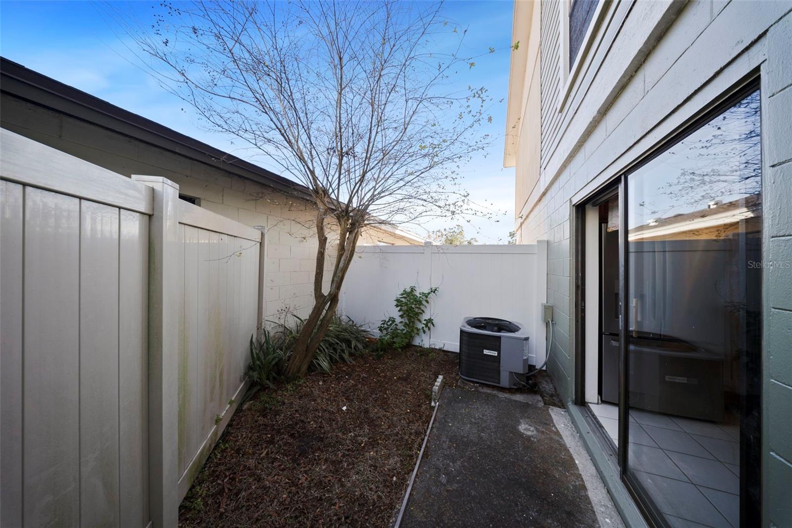 Image 40 of 59 For 10703 Meadowglen Lane