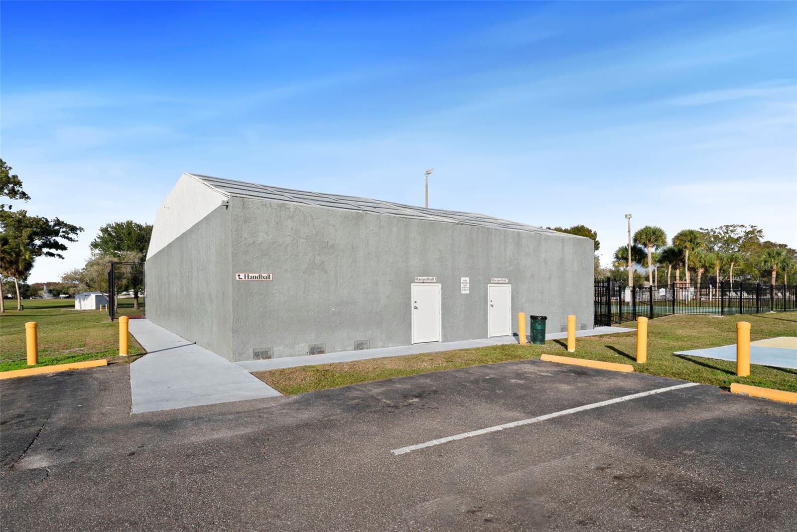 Image 45 of 59 For 10703 Meadowglen Lane