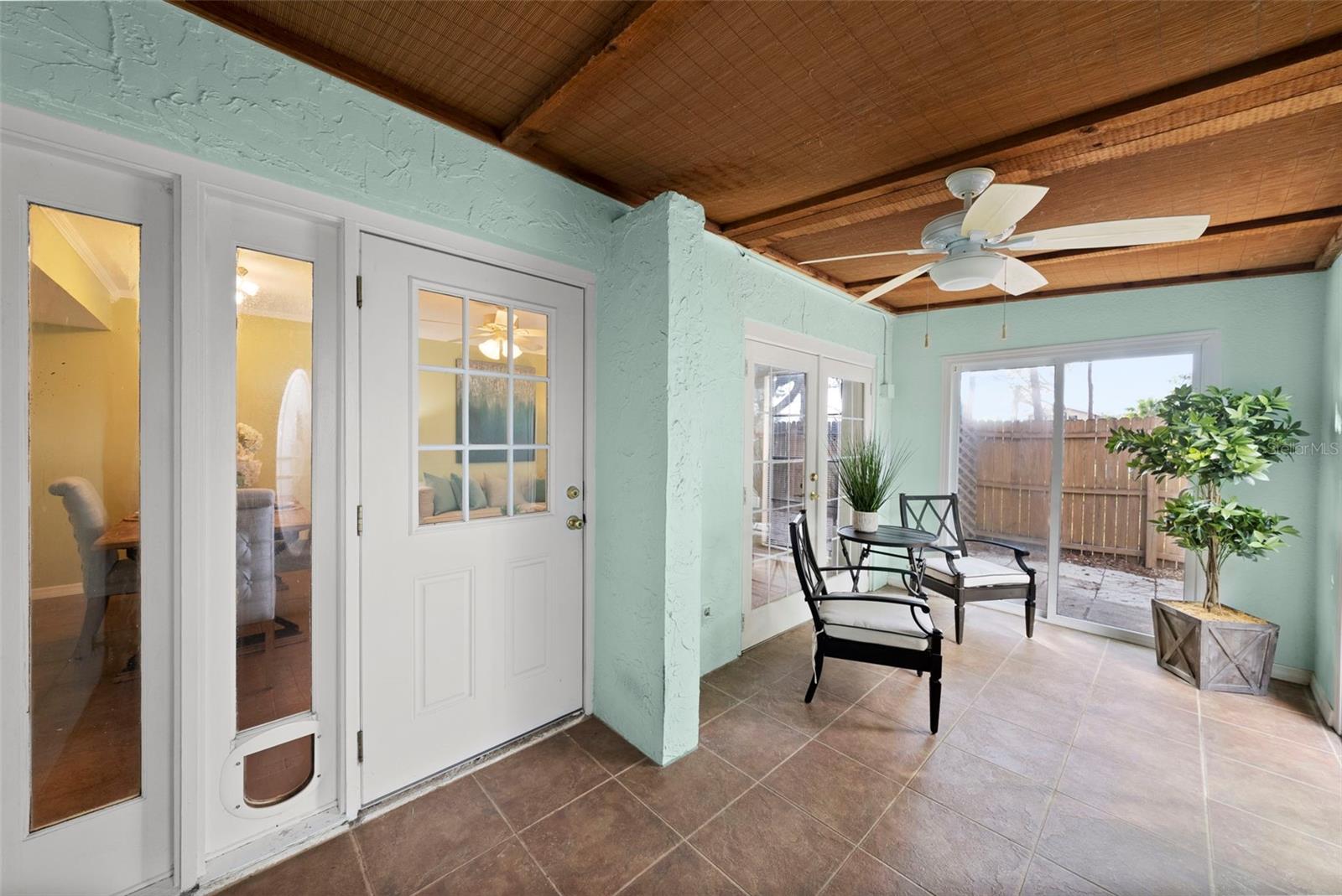 Image 9 of 59 For 10703 Meadowglen Lane