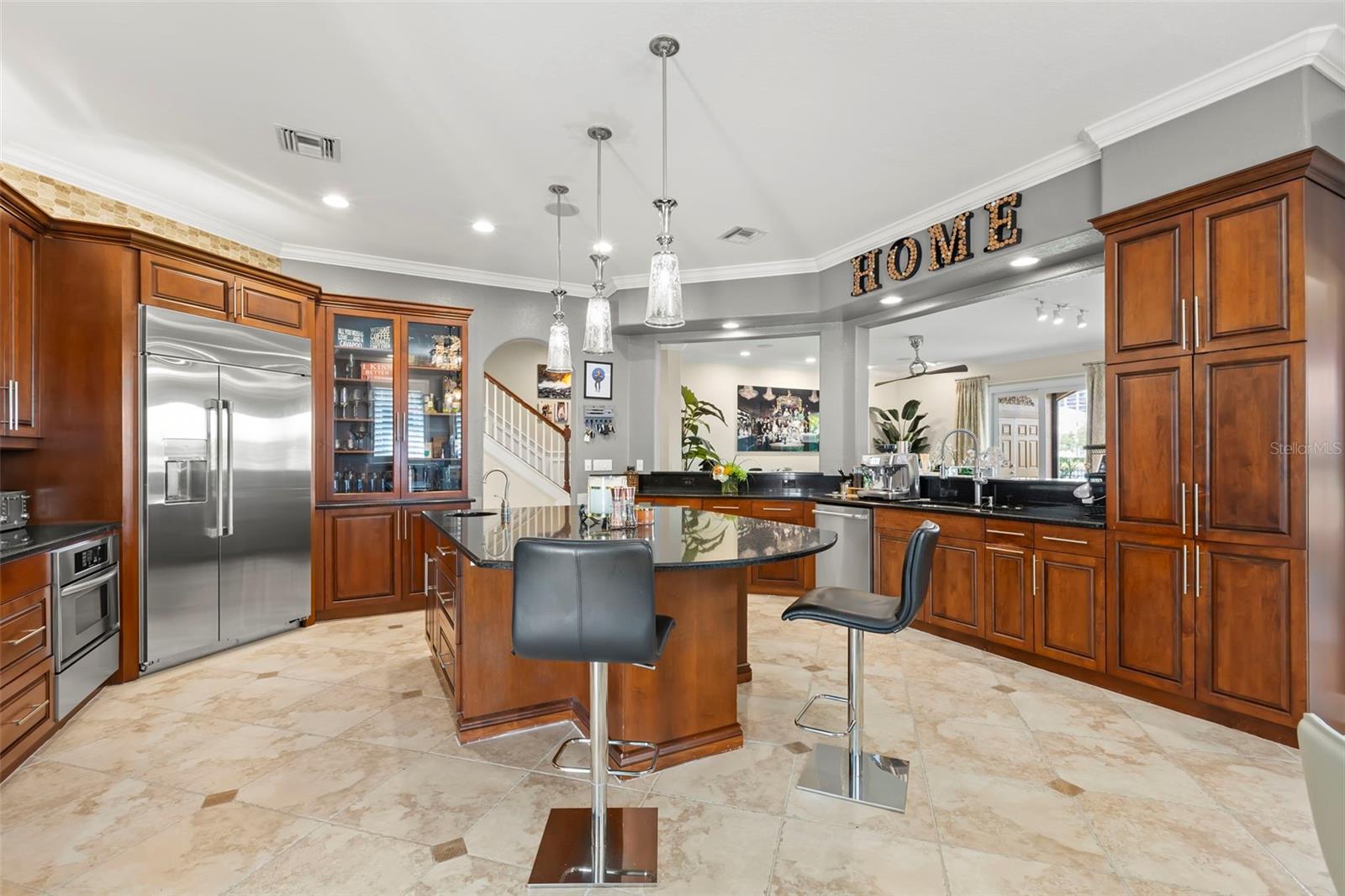 Image 11 of 59 For 657 Saxony Boulevard