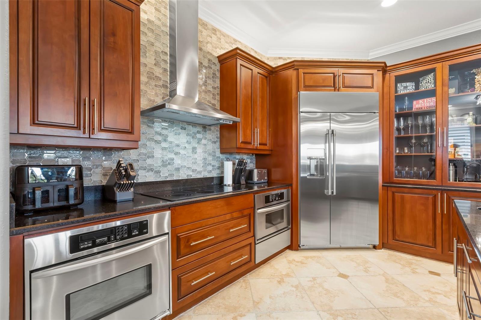 Image 13 of 59 For 657 Saxony Boulevard
