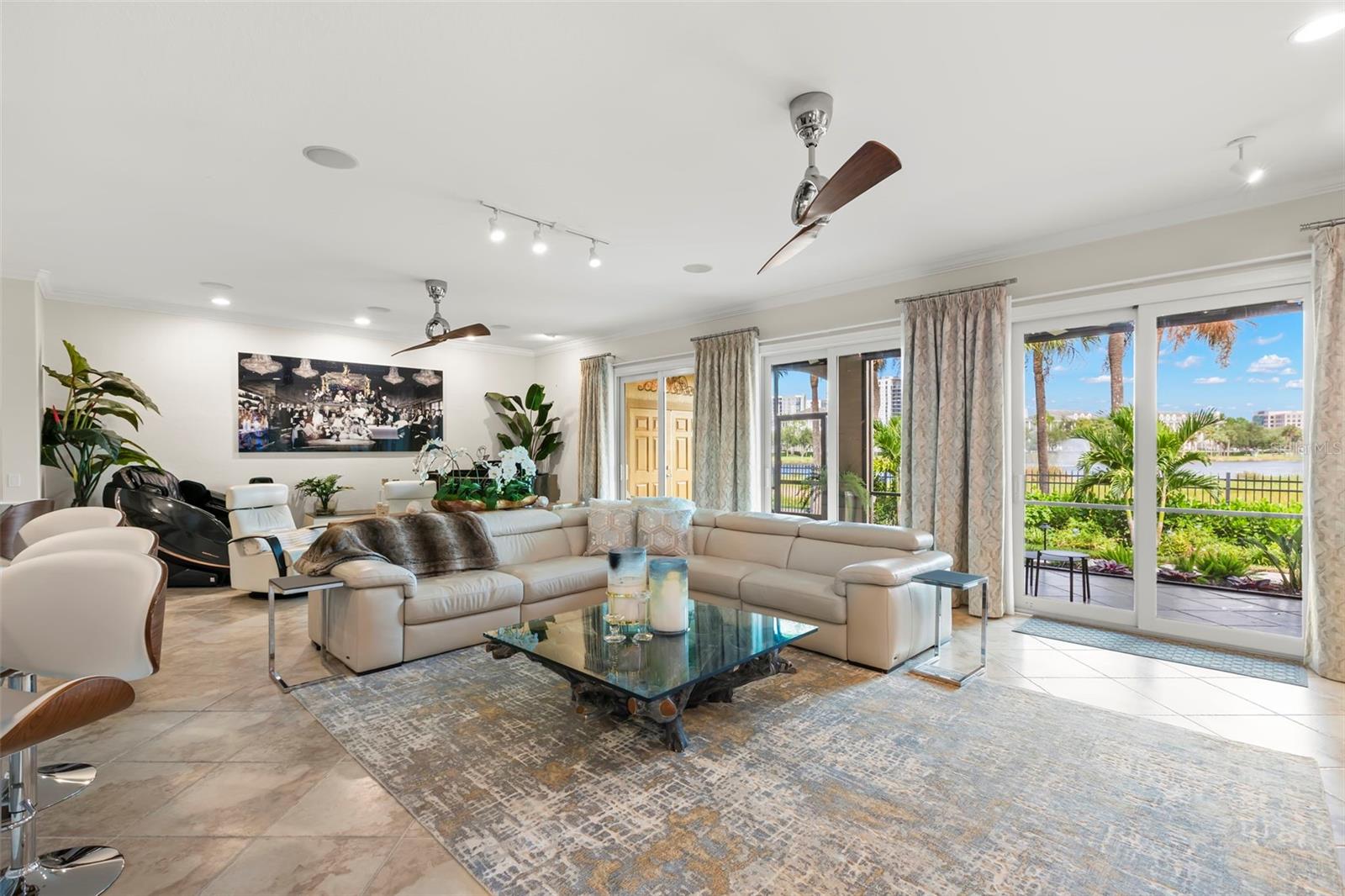 Image 16 of 59 For 657 Saxony Boulevard