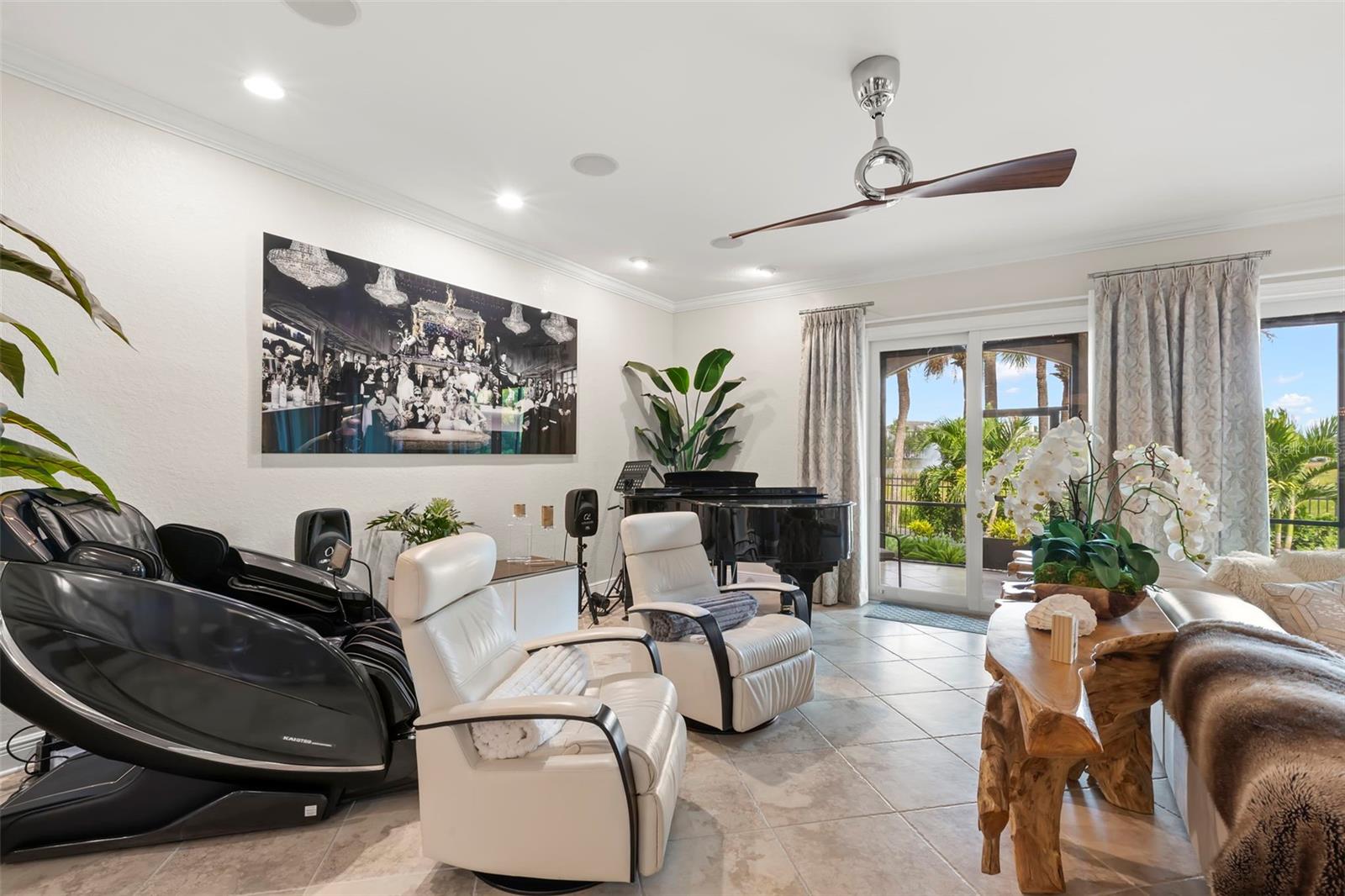 Image 18 of 59 For 657 Saxony Boulevard