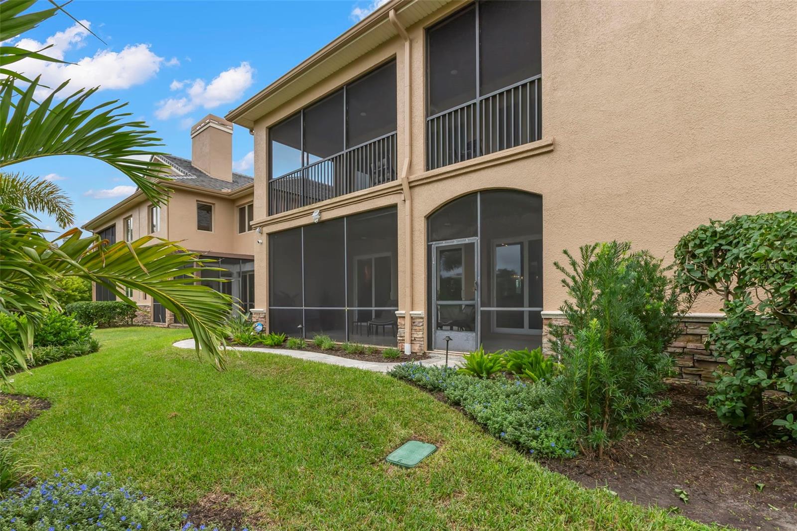 Image 29 of 59 For 657 Saxony Boulevard