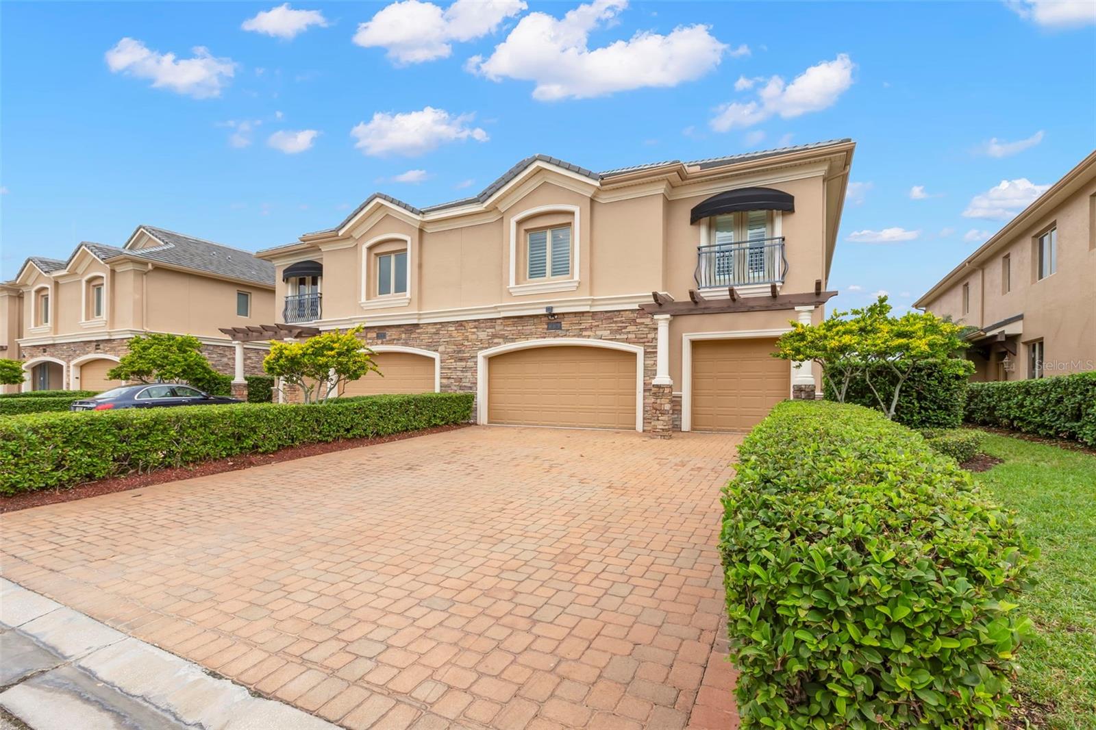 Image 3 of 59 For 657 Saxony Boulevard