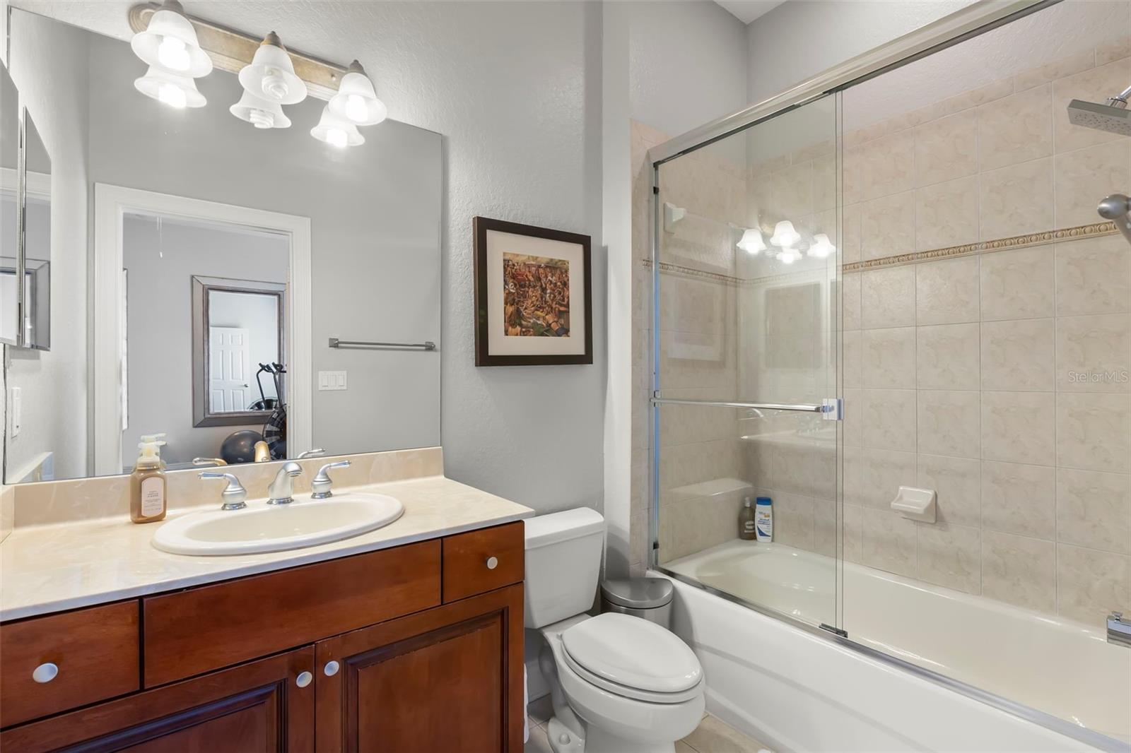 Image 38 of 59 For 657 Saxony Boulevard
