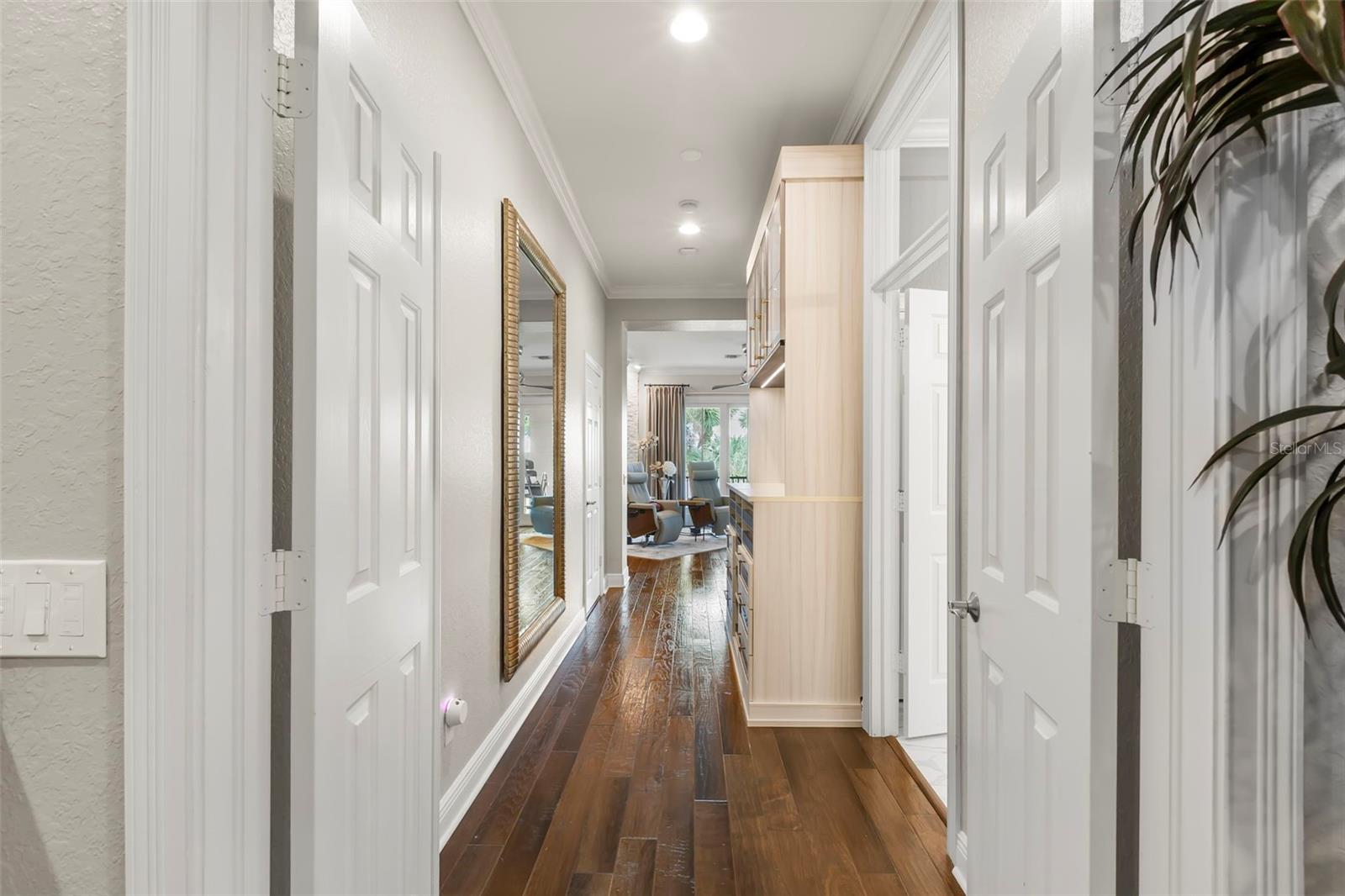 Image 39 of 59 For 657 Saxony Boulevard