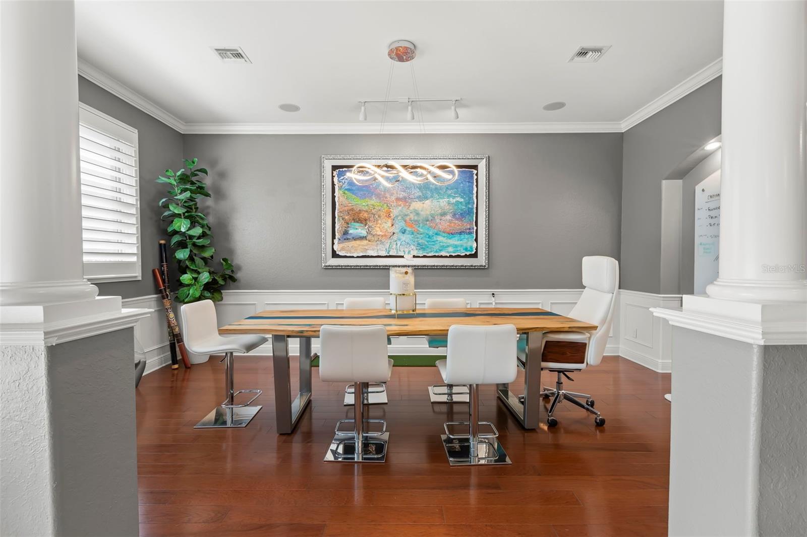 Image 5 of 59 For 657 Saxony Boulevard