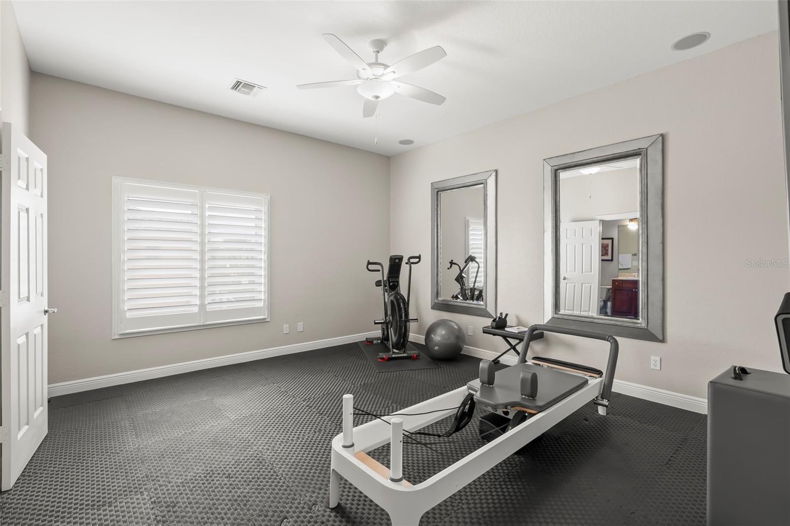Image 54 of 59 For 657 Saxony Boulevard
