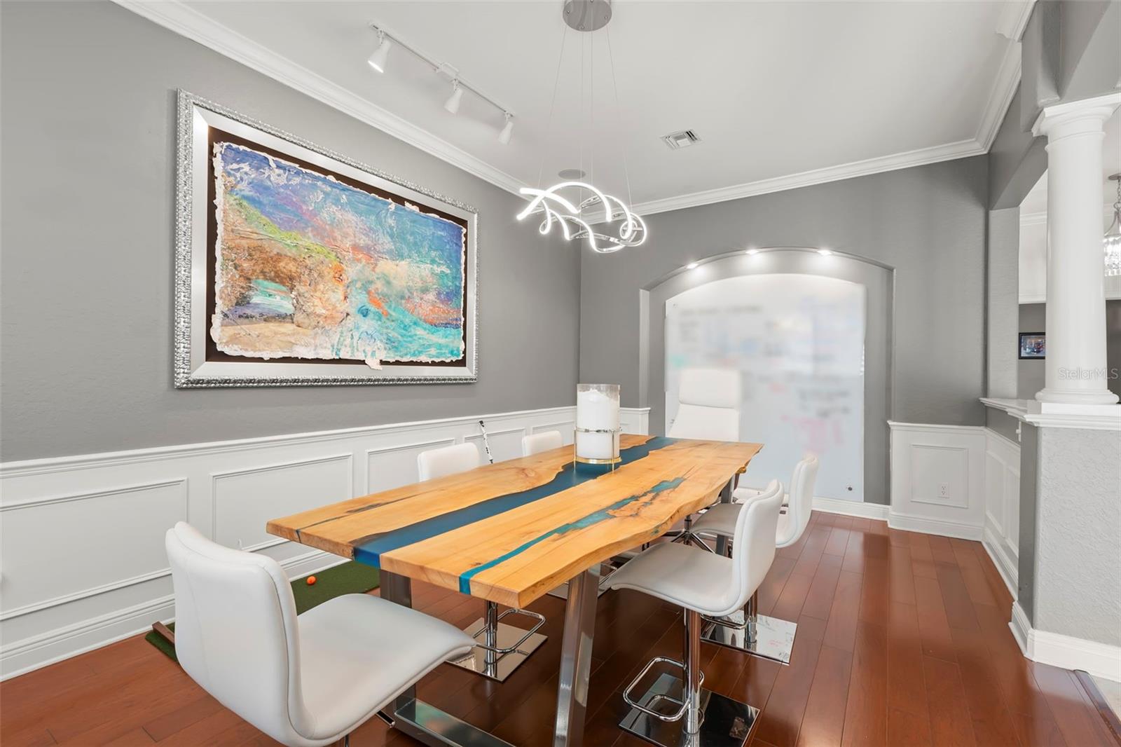 Image 6 of 59 For 657 Saxony Boulevard