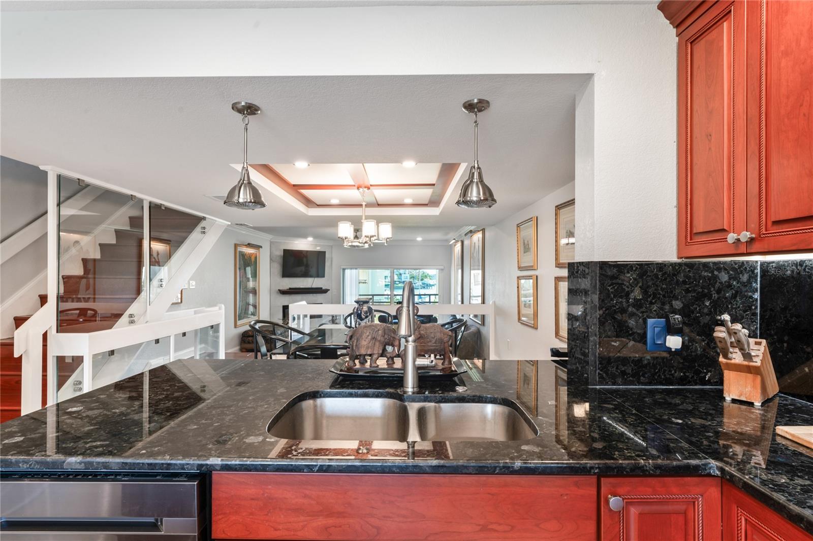 Image 23 of 80 For 126 1st Street E 102