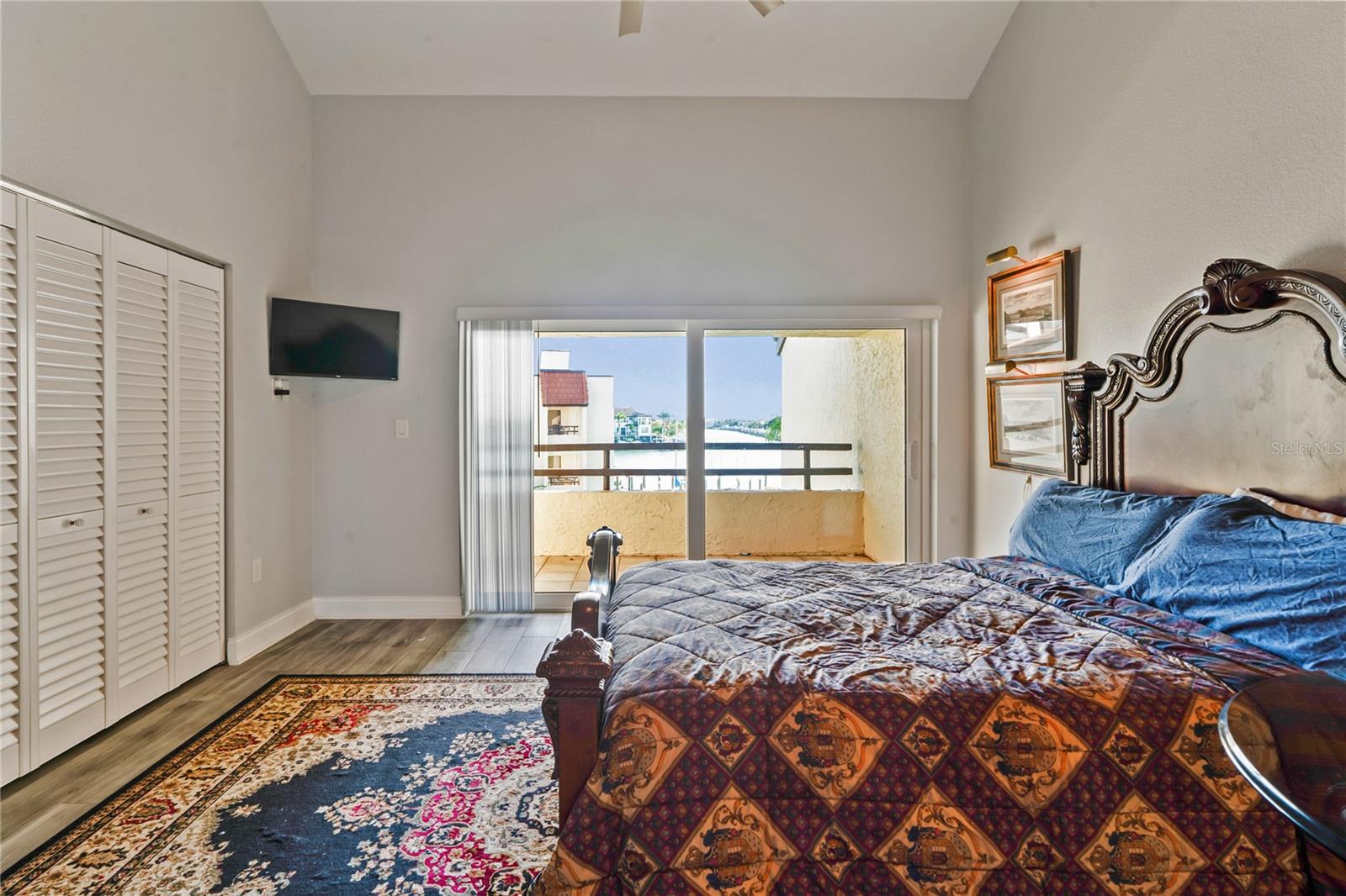 Image 33 of 80 For 126 1st Street E 102