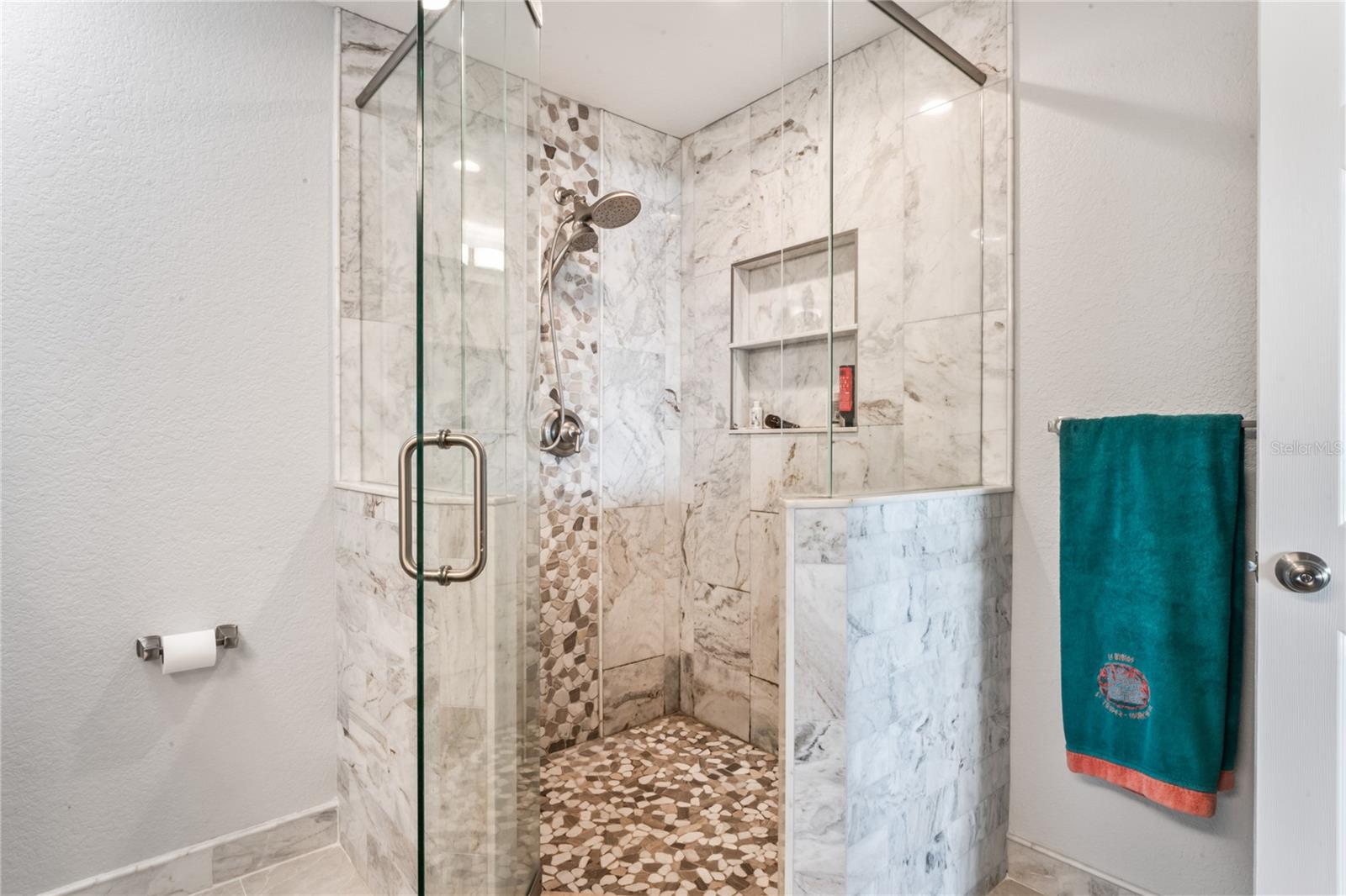 Image 41 of 80 For 126 1st Street E 102