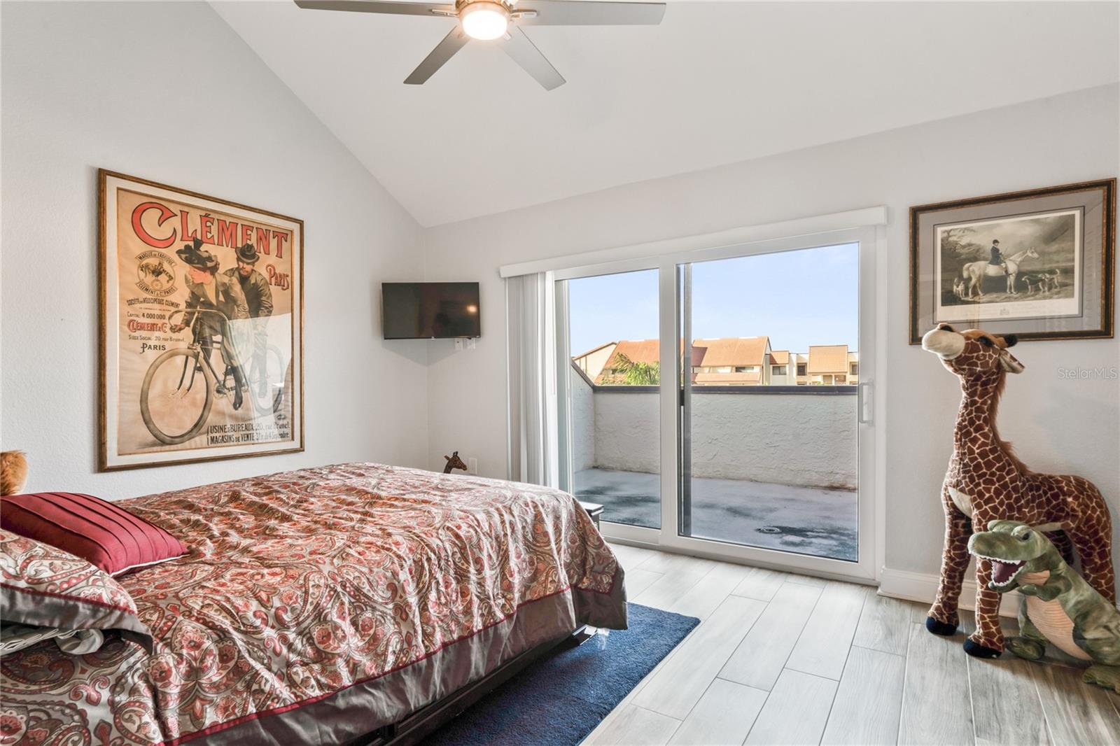 Image 42 of 80 For 126 1st Street E 102
