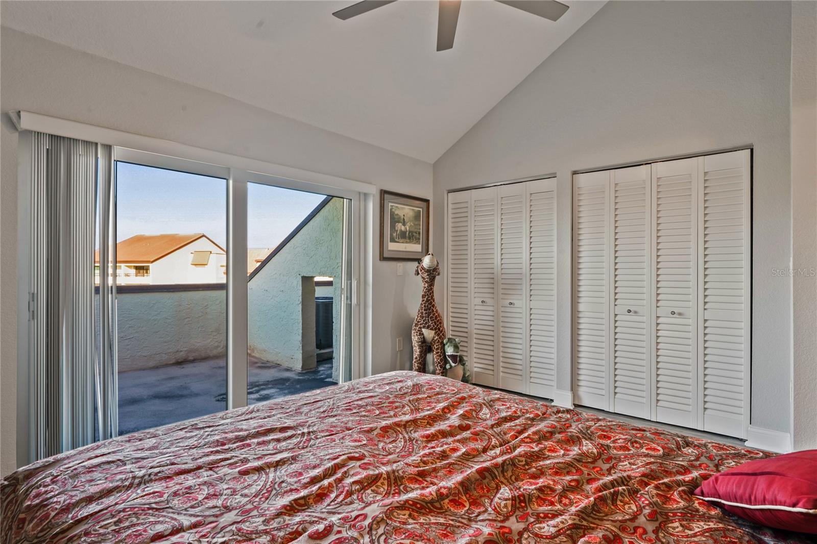 Image 43 of 80 For 126 1st Street E 102