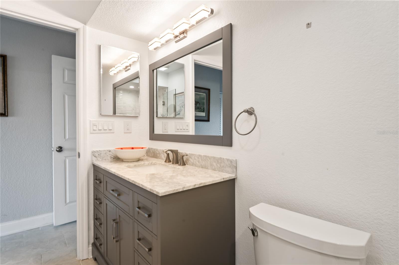 Image 50 of 80 For 126 1st Street E 102