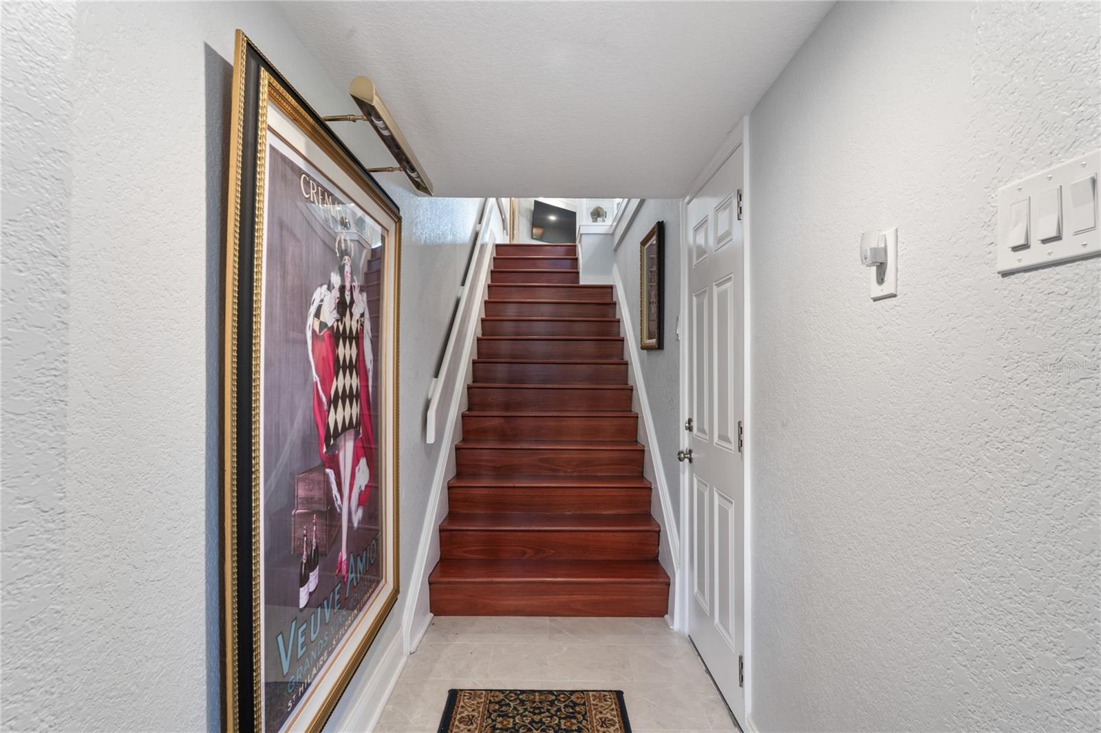 Image 6 of 80 For 126 1st Street E 102