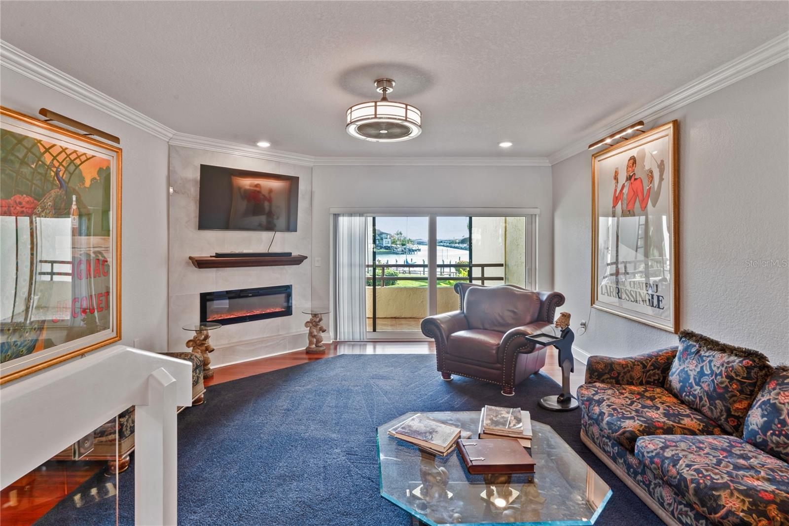 Image 9 of 80 For 126 1st Street E 102