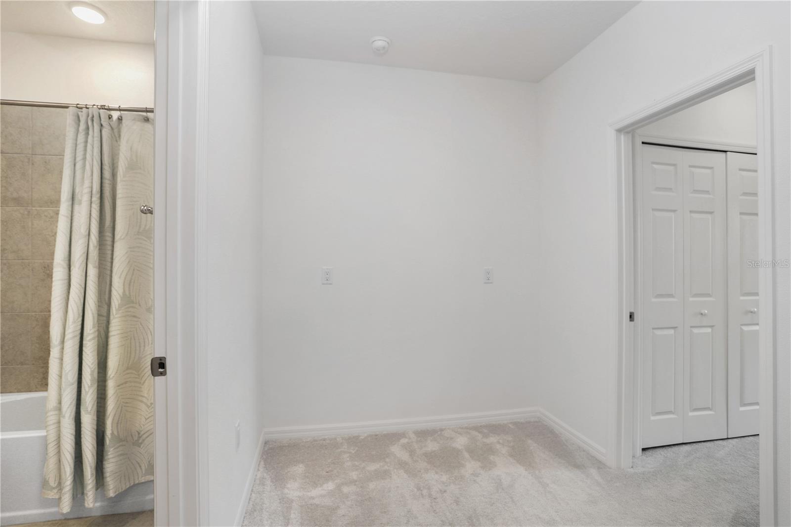 Image 11 of 33 For 34155 Cinder Way