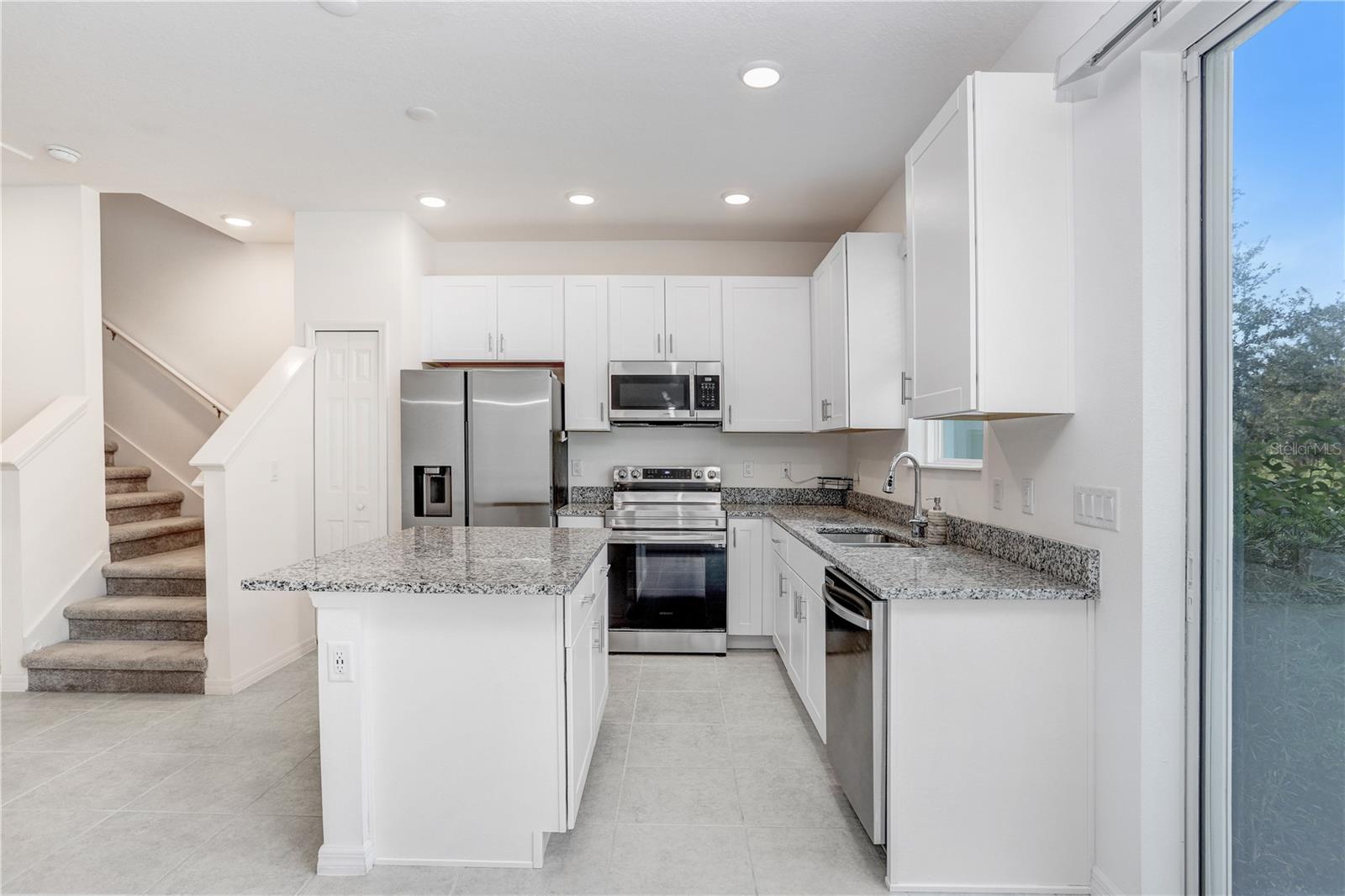 Image 7 of 33 For 34155 Cinder Way
