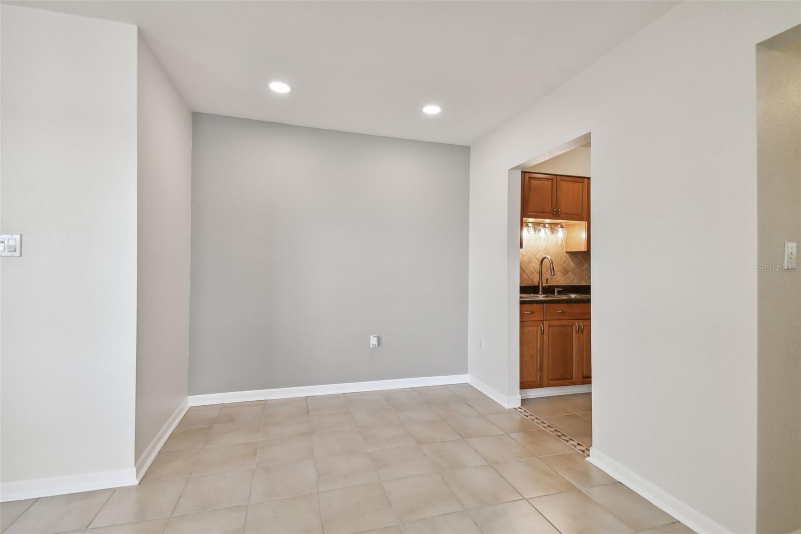 Image 22 of 58 For 379 47th Avenue N 212