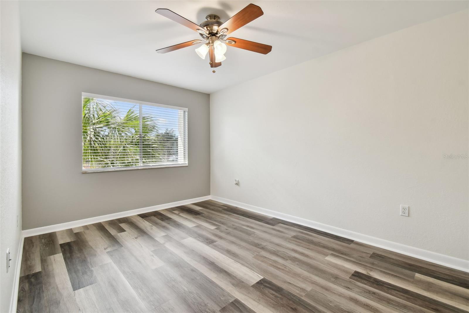 Image 33 of 58 For 379 47th Avenue N 212