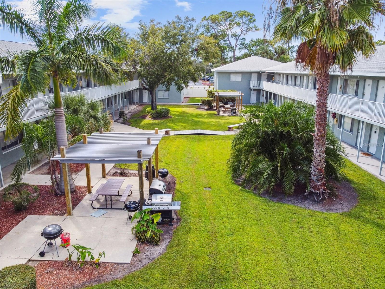 Image 4 of 58 For 379 47th Avenue N 212