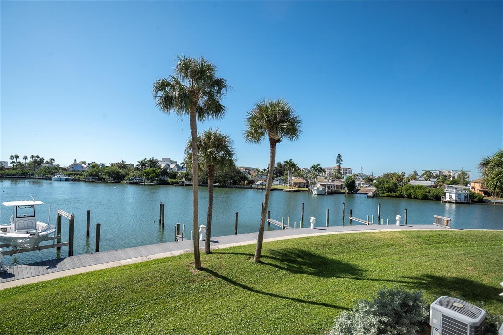 Image 42 of 60 For 12364 Capri Circle N