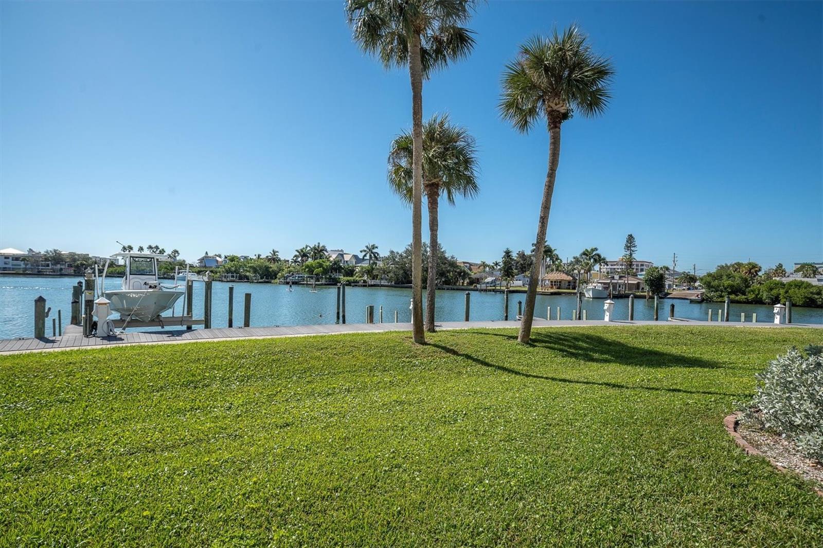 Image 43 of 60 For 12364 Capri Circle N