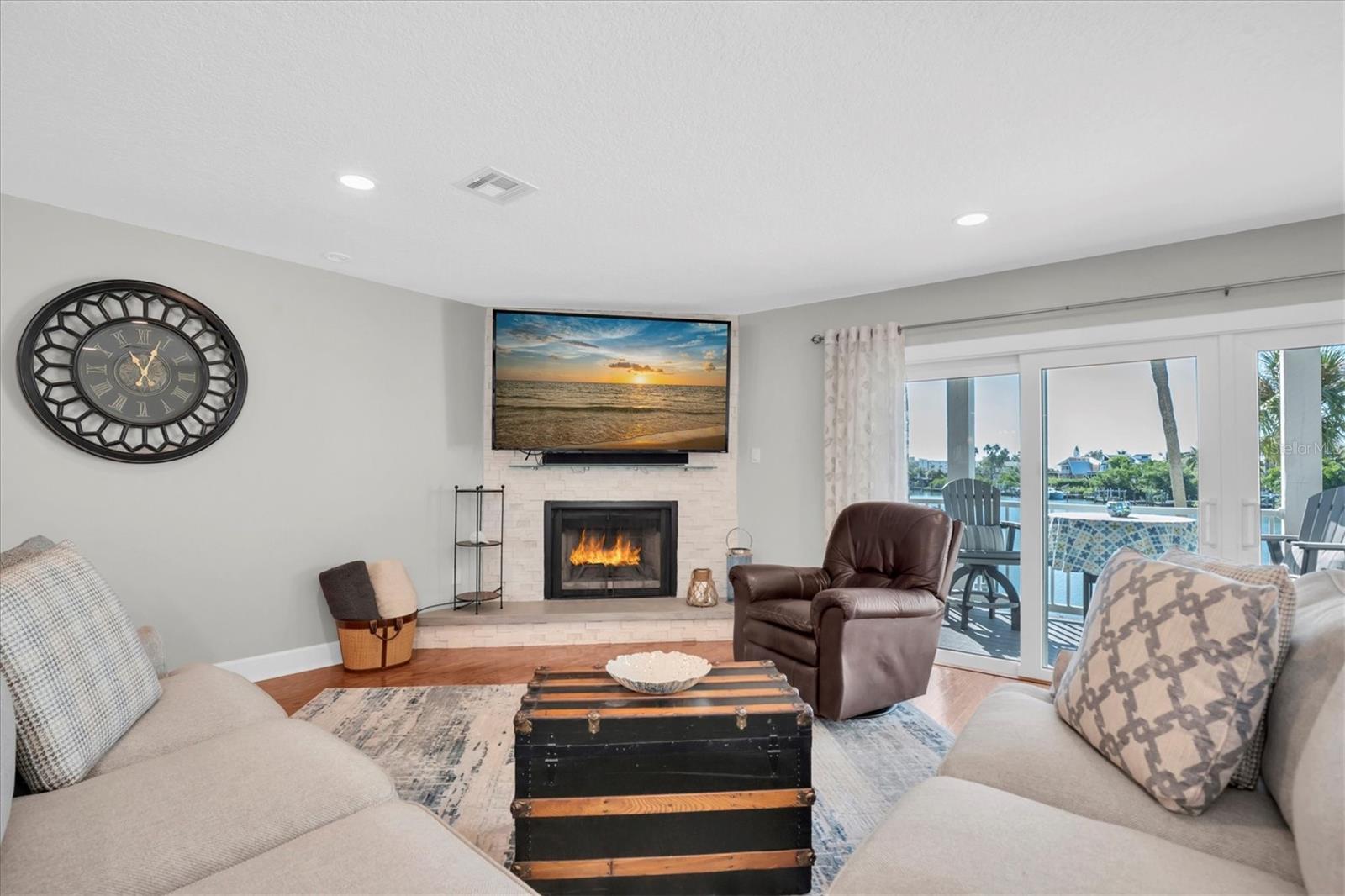 Image 7 of 60 For 12364 Capri Circle N