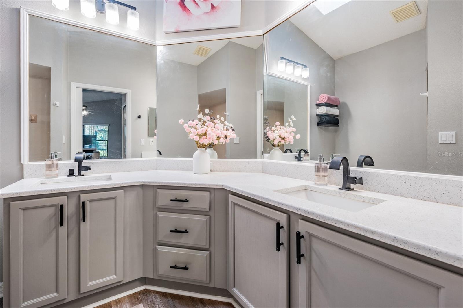 Image 23 of 57 For 525 Bent Oak Court